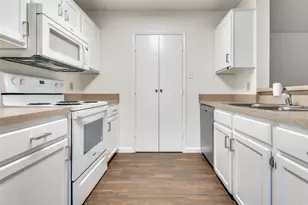 232 S Pipeline Rd W, Euless, TX 76040 - Photo 4