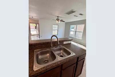 10004 Quail Glen Drive, Fort Worth, TX 76140 - Photo 6