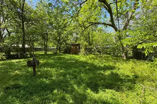 1105 Bell Dr, Greenville, TX 75401 - Photo 4