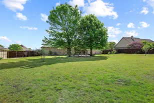 408 Seasons W, Sherman, TX 75092 - Photo 6
