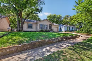 6828 Greenlee St, Fort Worth, TX 76112 - Photo 4