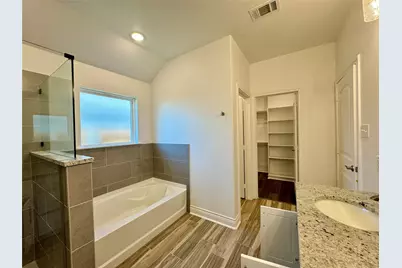 703 Moseley Lane, Greenville, TX 75402 - Photo 6