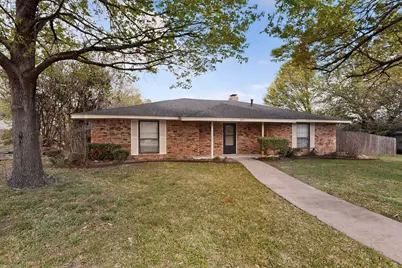 213 Gregory Drive, DeSoto, TX 75115 - Photo 4