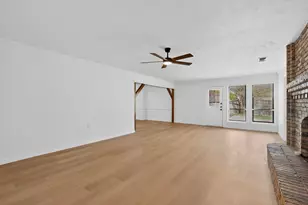 213 Gregory Dr, DeSoto, TX 75115 - Photo 4