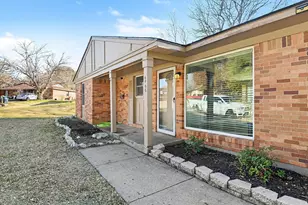 6405 Claude Ct, Fort Worth, TX 76135 - Photo 4