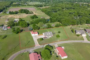 319 Whippoorwill Dr, Wills Point, TX 75169 - Photo 2