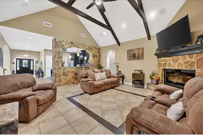 5833 Wall Avenue, Haltom City, TX 76117 - Photo 16