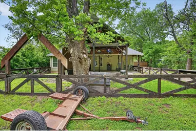 5833 Wall Avenue, Haltom City, TX 76117 - Photo 34