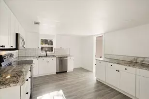 450 Hickory St, Lewisville, TX 75057 - Photo 6