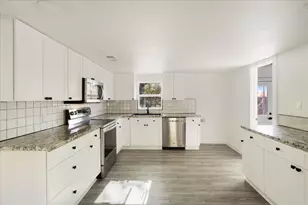 450 Hickory St, Lewisville, TX 75057 - Photo 4