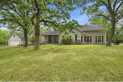 106 Shoshone Drive, Lake Kiowa, TX 76240 - Photo 2