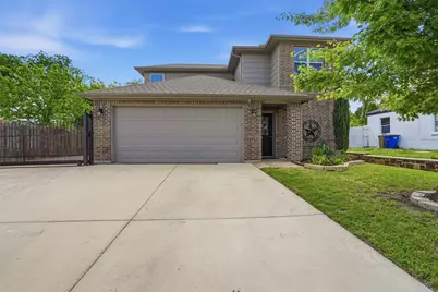 637 S Redford Lane, White Settlement, TX 76108 - Photo 2