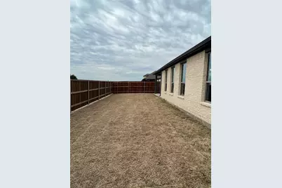 127 Bowling Green Avenue, Red Oak, TX 75154 - Photo 22