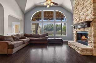 973 Tara Dr, Burleson, TX 76028 - Photo 6