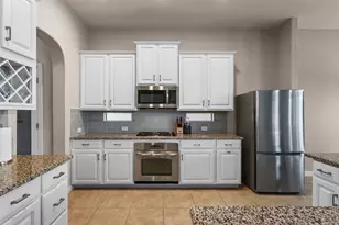 973 Tara Dr, Burleson, TX 76028 - Photo 10