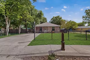 494 Park St, Cleburne, TX 76031 - Photo 4