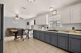 494 Park St, Cleburne, TX 76031 - Photo 16