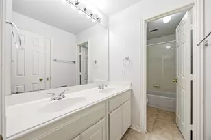 9024 Fox Hollow Tr, Irving, TX 75063 - Photo 24