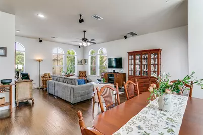 6738 Plaza Via, Irving, TX 75039 - Photo 6