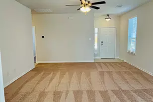 812 Peaceful Brk Dr, Fort Worth, TX 76140 - Photo 4