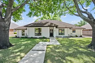 621 Evergreen Dr, Hurst, TX 76054 - Photo 1