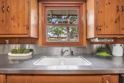 400 Broughton Drive, Woodway, TX 76712 - Photo 12