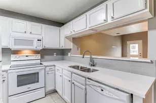 12 Abbey Rd, Euless, TX 76039 - Photo 6