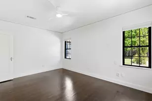 5310 Bradford Dr, Dallas, TX 75235 - Photo 10