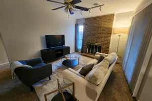 1100 Riverchase Ln, Arlington, TX 76011 - Photo 2