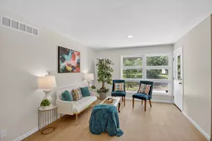 2424 Cloverdale St, Arlington, TX 76010 - Photo 4