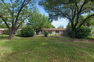 2424 Cloverdale St, Arlington, TX 76010 - Photo 24