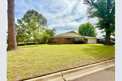 1800 Southridge Drive, Denton, TX 76205 - Photo 2