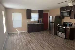 701 W Colorado St, Groesbeck, TX 76642 - Photo 4