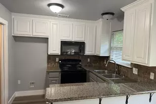 1004 Sanders St, Bowie, TX 76230 - Photo 4