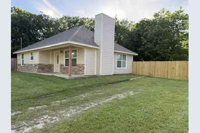 1004 Sanders Street, Bowie, TX 76230 - Photo 2