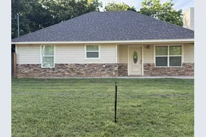 1004 Sanders Street, Bowie, TX 76230 - Photo 1
