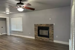 1004 Sanders St, Bowie, TX 76230 - Photo 8