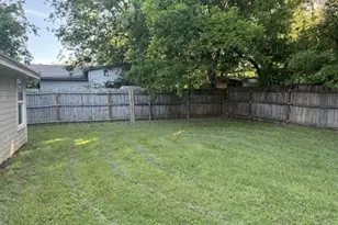 1004 Sanders St, Bowie, TX 76230 - Photo 12
