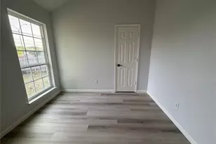 900 Cornfield Dr, Arlington, TX 76017 - Photo 12