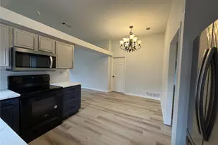 900 Cornfield Dr, Arlington, TX 76017 - Photo 8