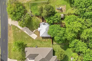 108 San Chez Dr, Lake Kiowa, TX 76240 - Photo 28