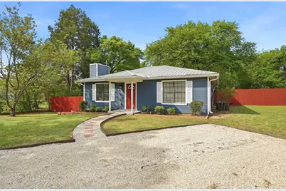 108 San Chez Drive, Lake Kiowa, TX 76240 - Photo 2