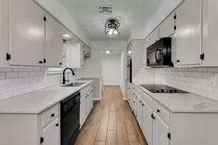 216 Texas Ave, Hewitt, TX 76643 - Photo 8