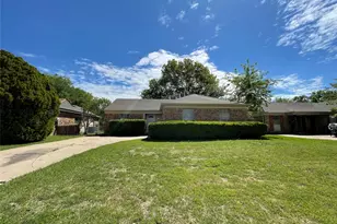 7204 Shadow Bend Dr, Fort Worth, TX 76137 - Photo 2