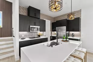 723 W 10th St, Dallas, TX 75208 - Photo 6