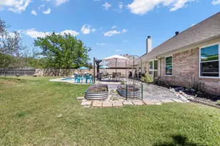 218 Granada Calle St, Granbury, TX 76049 - Photo 8