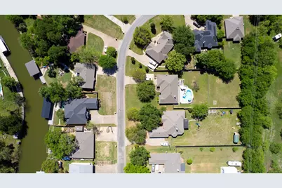 218 Granada Calle Street, Granbury, TX 76049 - Photo 34