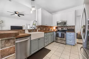 218 Granada Calle St, Granbury, TX 76049 - Photo 16