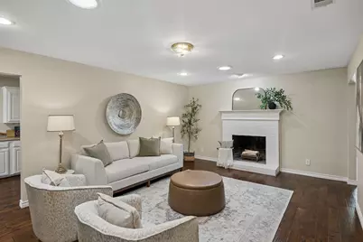 9734 Queenswood Lane, Dallas, TX 75238 - Photo 12