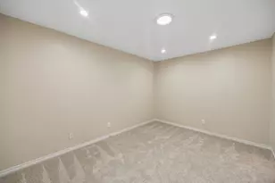 9734 Queenswood Ln, Dallas, TX 75238 - Photo 20